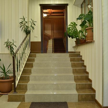 Khrchit Hotel Martuni Exterior foto